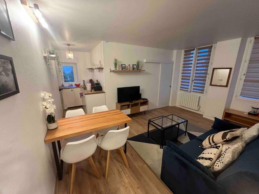 Ferienwohnung Chateau Versailles A 10 Min A Pied Exterior foto